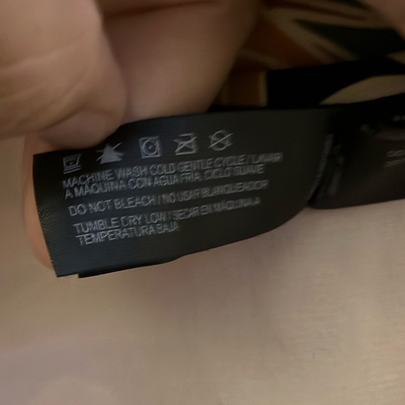 Hurley Women's Tropical Print UPF 50+ Stretch 
One-Piece Swimsuit XL - Picture 12 of 14